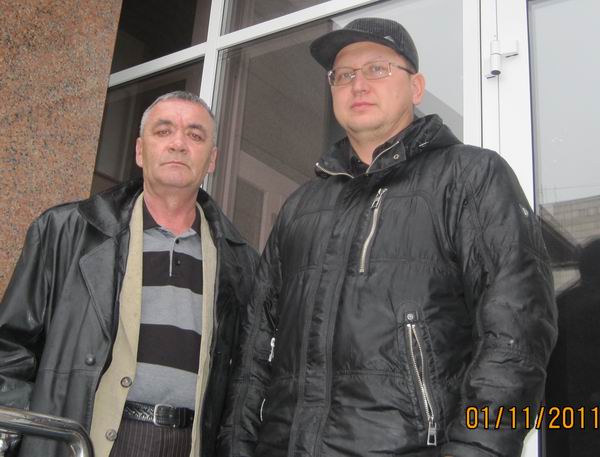 Слева лидер профсоюза М.Г. Дебетеев и его заместитель Р.Р. Асадуллин